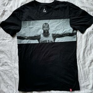 Michael Jordan Jumpman stretched arms Chicago bulls graphic t-shirt size Medium